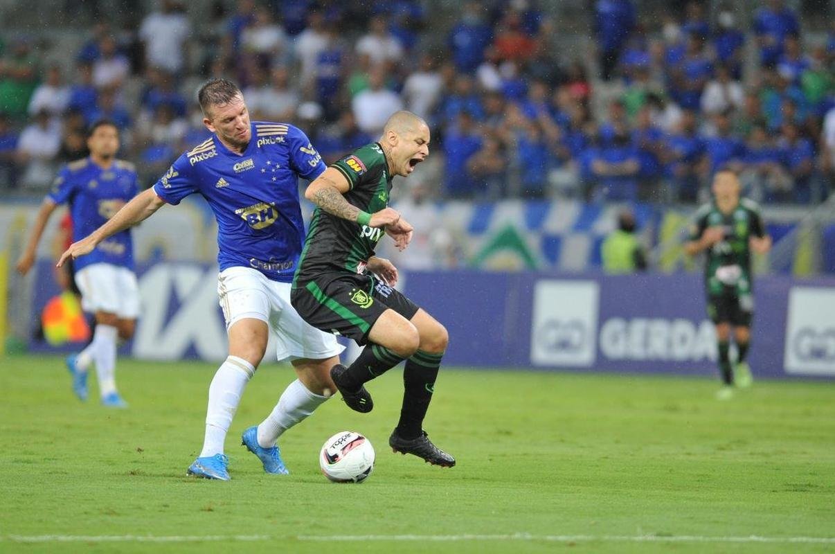 Fotos do cl�ssico entre Cruzeiro e Am�rica, no Mineir�o, em BH, pela 3� rodada do Campeonato Mineiro