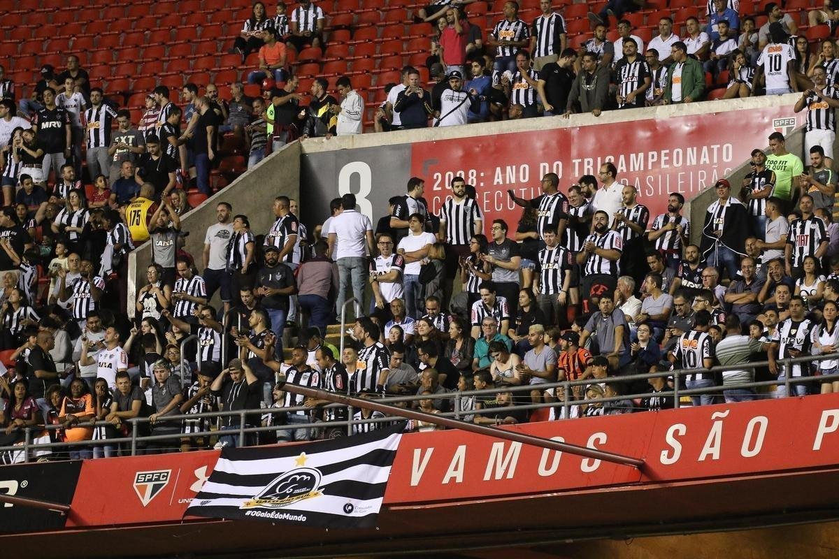 Atlético saiu atrás, conseguiu virada com Róger Guedes e Ricardo Oliveira, mas cedeu empate no Morumbi