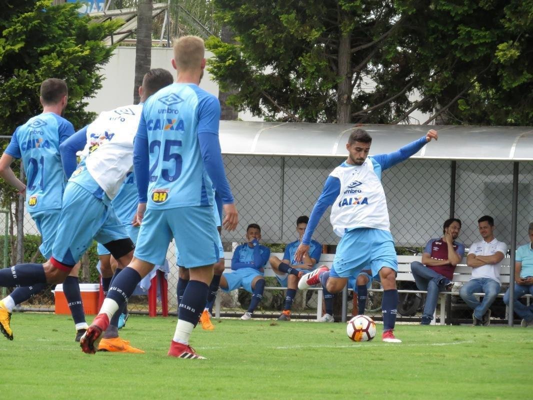 Fotos da reapresentao do Cruzeiro nesta segunda-feira (Matheus Adler/EM D.A Press)
