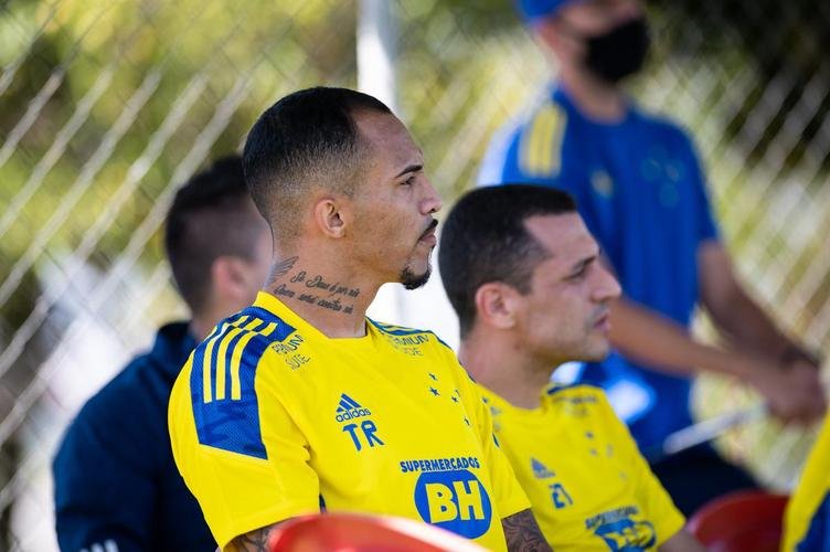 Cruzeiro empatou por 1 a 1 com o Boavista-RJ em jogo-treino realizado neste sbado (22/5), na Toca da Raposa II. Rafael Sobis marcou o gol celeste, enquanto Douglas Pedroso fez para a equipe do Rio de Janeiro.