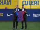 Xavi conhece elenco e comanda primeiro treino no Barcelona; assista