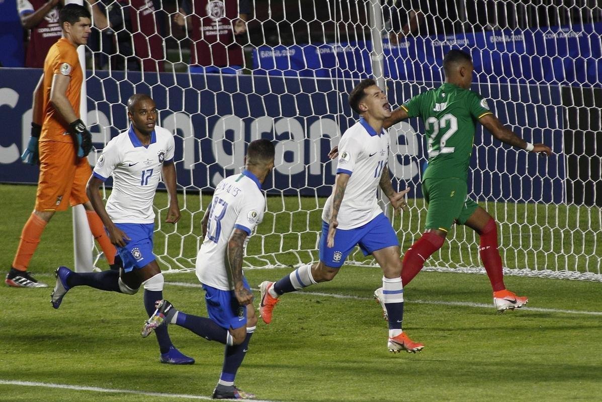 Seleo venceu com dois gols de Coutinho e um de Everton Cebolinha