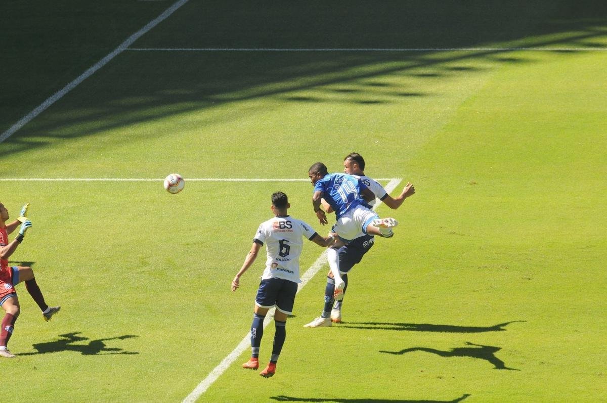 Na retomada do Campeonato Mineiro, Cruzeiro e URT se enfrentaram no Mineiro