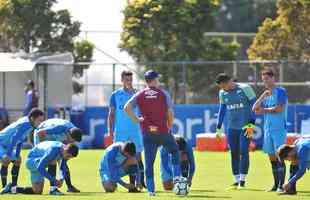 Imagens do treino do Cruzeiro com a presena do presidente Wagner Pires de S