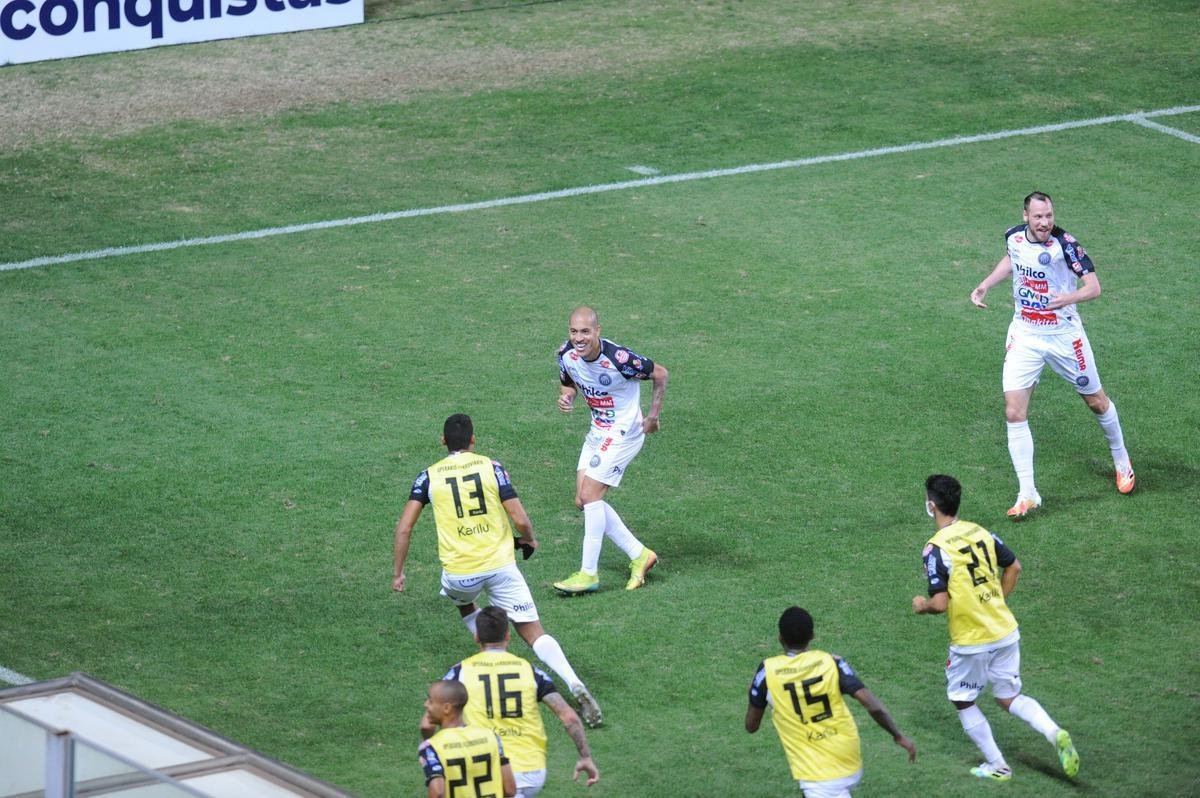 Nos acrscimos, o Operrio chegou ao empate com gol de Julinho