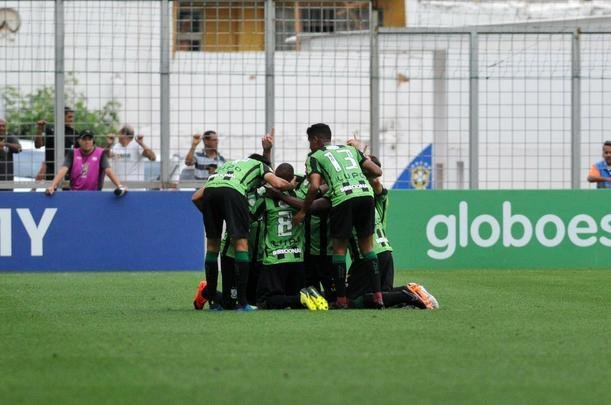 Fotos de América x Grêmio, neste sábado (20/10), no Independência, pela 30ª rodada do Campeonato Brasileiro
