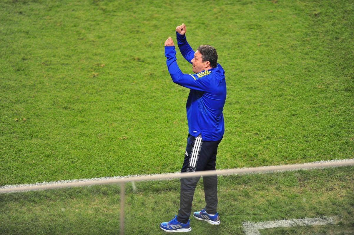 Fotos do duelo entre Cruzeiro e Vitria, no Independncia, em Belo Horizonte, pela 17 rodada da Srie B do Campeonato Brasileiro