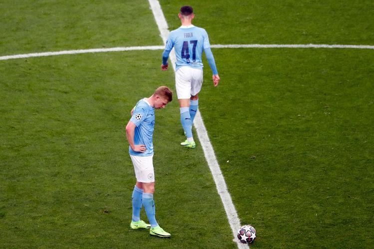 Imagens da grande decisão entre Manchester City e Chelsea no Estádio do Dragão
