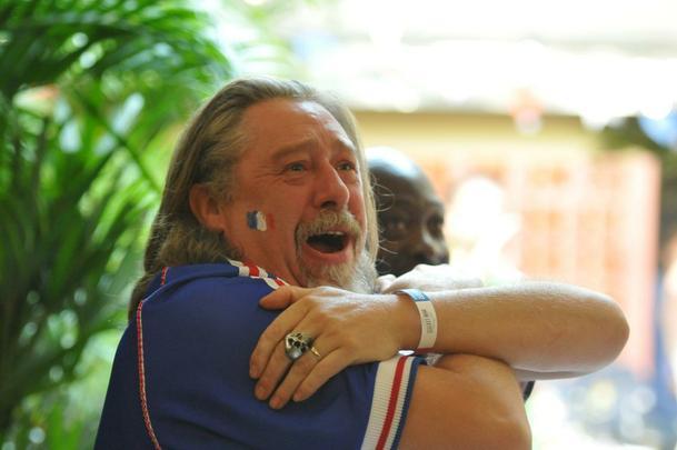 Franceses foram  loucura, em BH, com bicampeonato mundial da seleo na Rssia