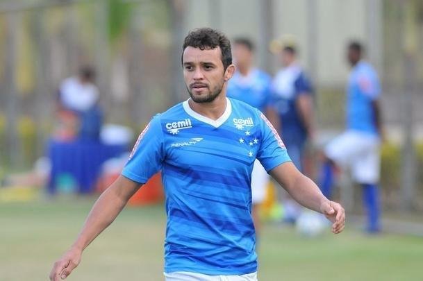 Volante Charles (Cruzeiro: 2005, 2007-2008, 2012-2013 e 2015 / Flamengo: 2012): 144 jogos por Cruzeiro (14 gols)