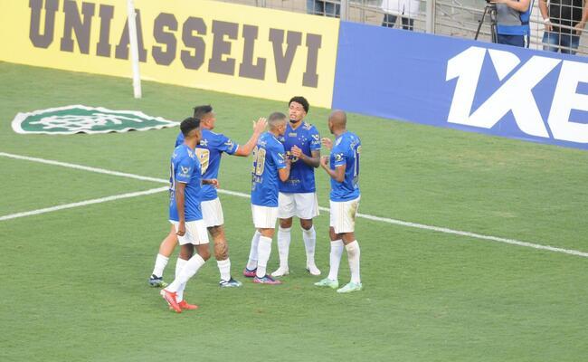 Cruzeiro venceu a URT na abertura da temporada 2022 com gols de Thiago, Filipe Machado e Edu