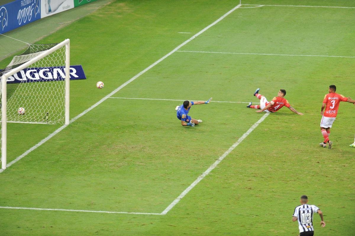 Keno marcou o gol da virada atleticana aos 52 minutos do segundo tempo, em chute cruzado dentro da rea. Bola entrou no ngulo direito do goleiro Felipe