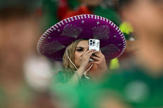 Imagens da torcida no jogo entre Mxico e Polnia pelo Grupo C da Copa do Mundo.