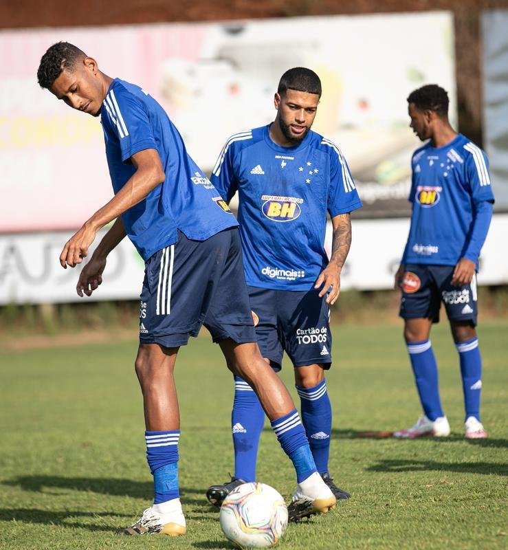 Fotos do treino do Cruzeiro desta segunda-feira (23/11) em Chapecó-SC