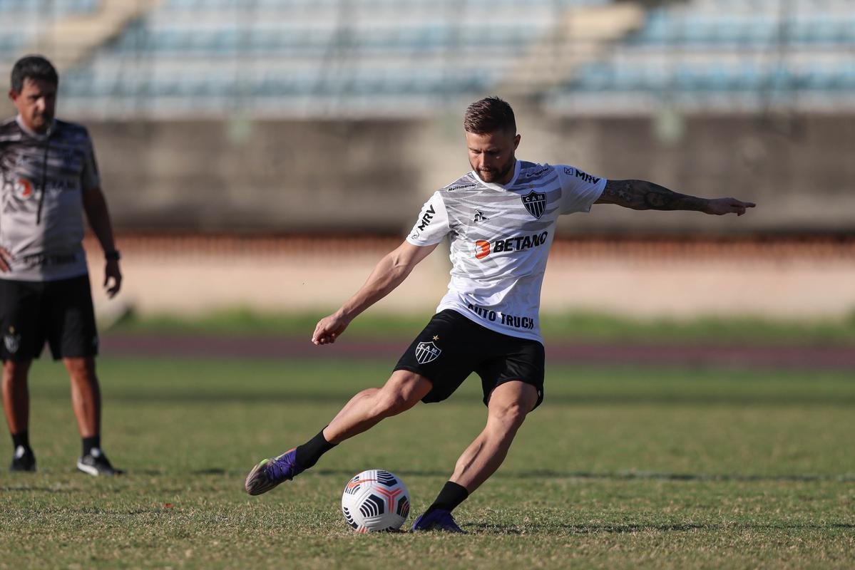 Atlético teve atividade no Estádio Olímpico Brígido Iriarte, em Caracas, antes da estreia na Libertadores