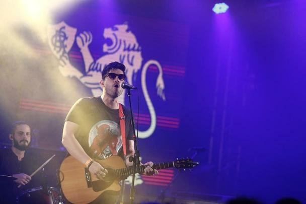 Festa de lançamento dos novos uniformes contou com a presença de jogadores e show de Paralamas de Sucesso