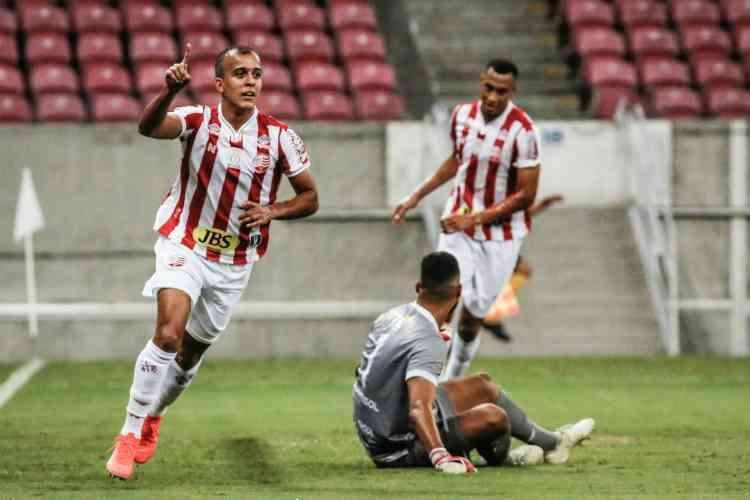 Na Arena de Pernambuco, em São Lourenço da Mata, o Náutico venceu, por 2 a 1, a equipe do Vitória. Para a partida, o Náutico apostou em garotos da base e reservas, principalmente
