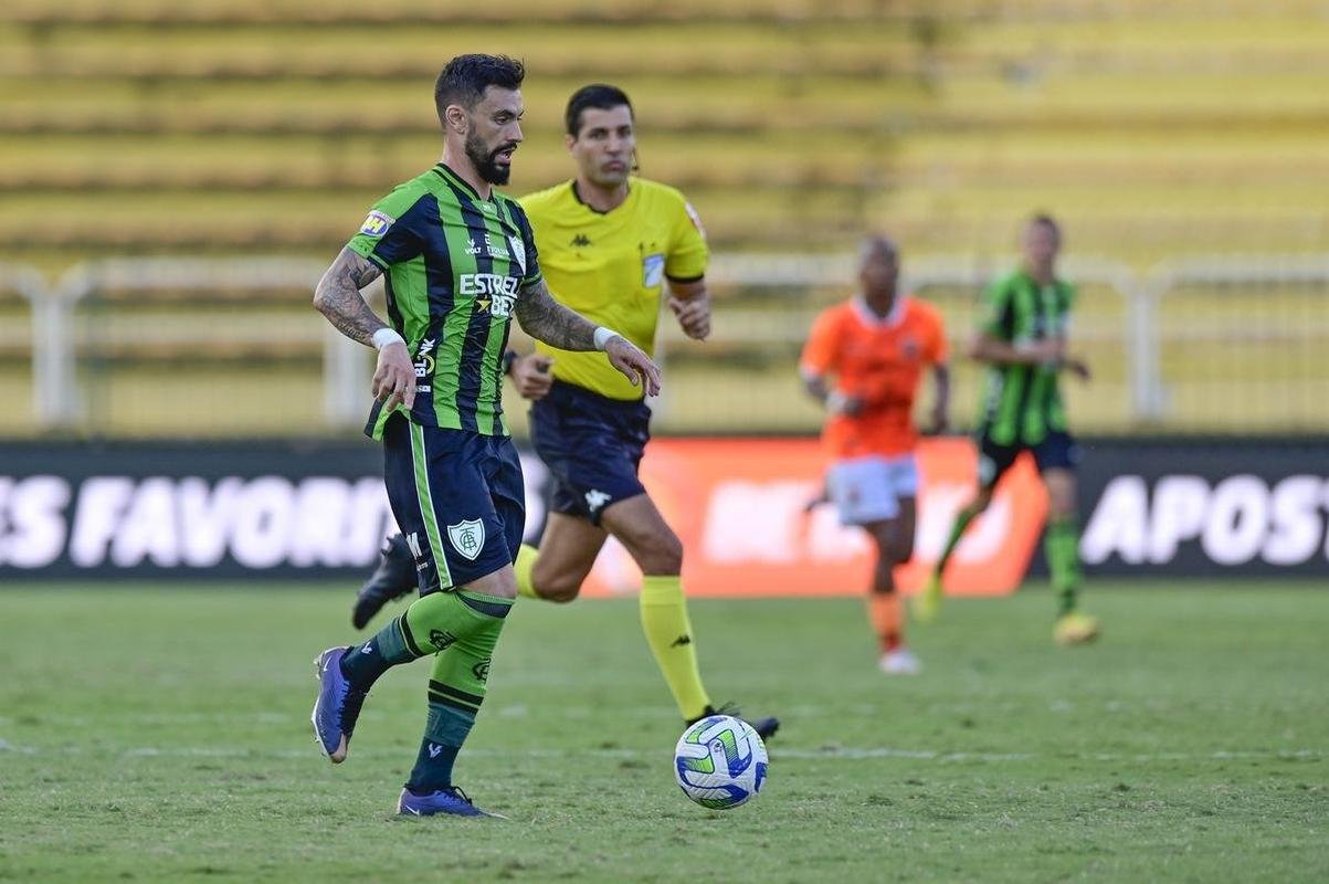 Fotos do jogo entre Nova Iguau e Amrica pela Copa do Brasil