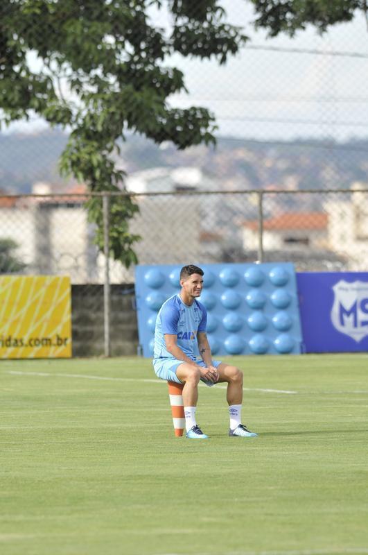 Mano Menezes montou Cruzeiro que deve encarar o Villa Nova no sbado e promoveu trs mudanas em relao ao ltimo jogo: Murilo entrou na vaga de Leo, Egdio no lugar de Marcelo Hermes e Robinho deu lugar a Ariel Cabral