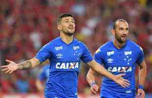 Fotos da vitria do Cruzeiro sobre o Flamengo por 2 a 0, nesta quarta-feira, no Maracan. Gols de Arrascaeta e Thiago Neves garantiram ao time celeste vantagem nas oitavas de final da Copa Libertadores