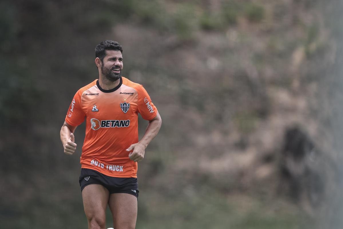 Elenco atleticano encerrou a preparao para enfrentar o Atltico-GO fora de casa 