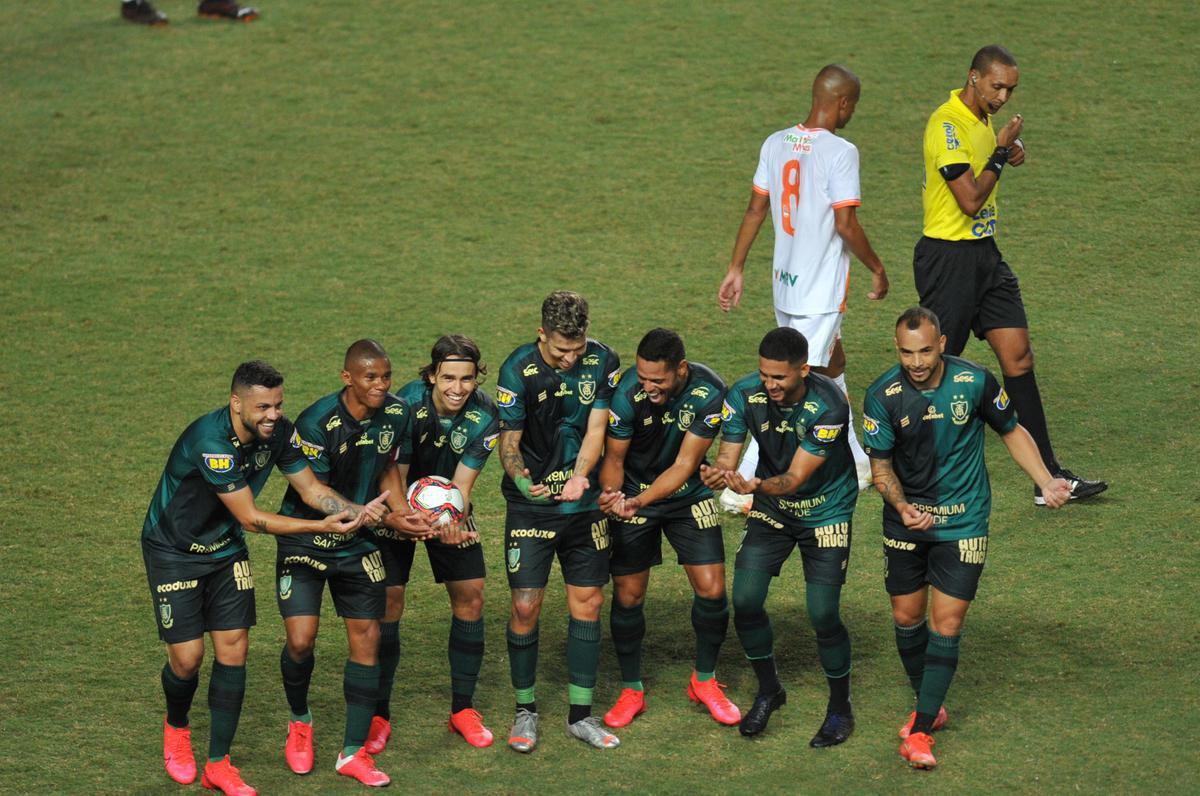 Fotos do jogo deste sbado entre Amrica e Coimbra, no Independncia, pelo Campeonato Mineiro