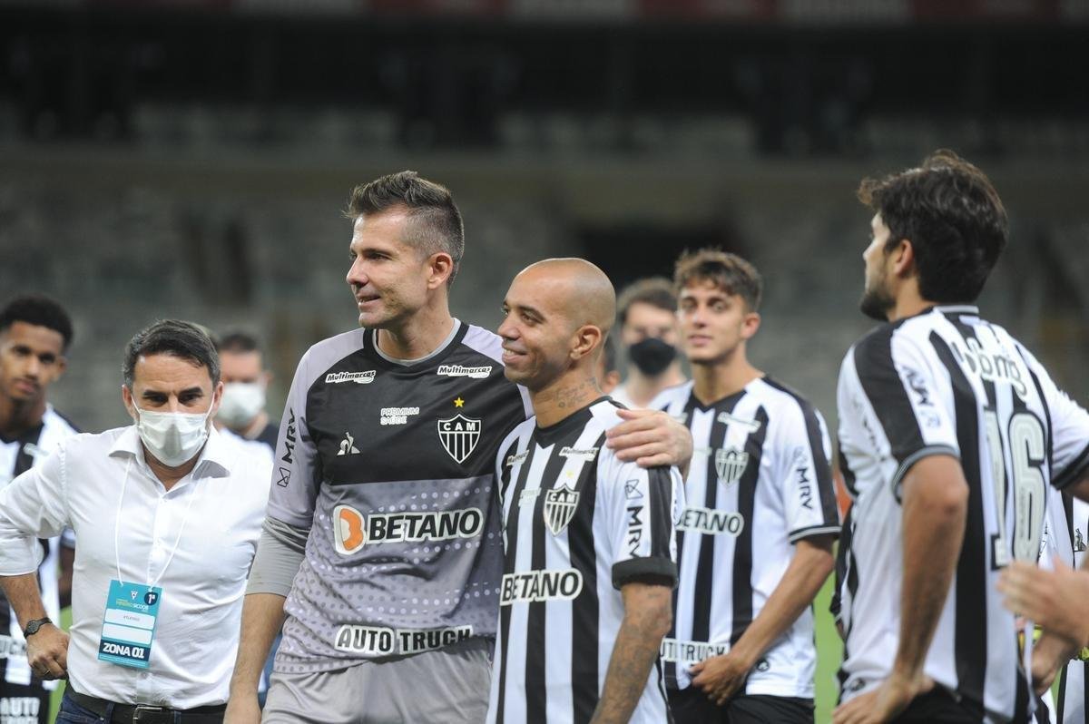 Goleiro foi homenageado na despedida dos gramados 