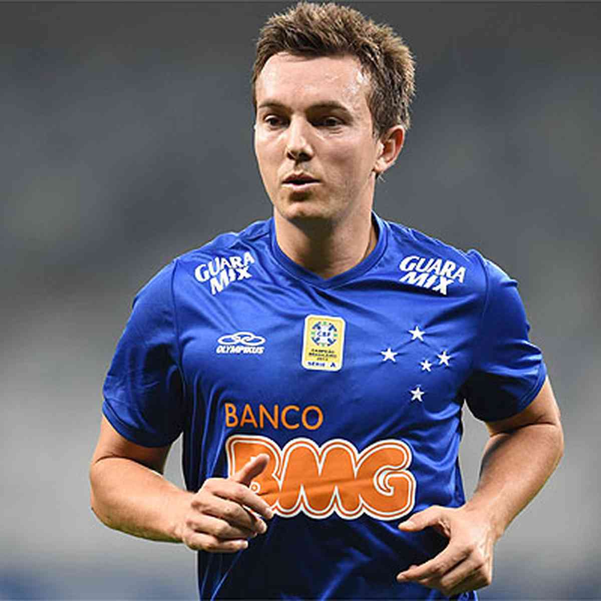 Dagoberto elogia elenco do Cruzeiro e quer estrear contra o Galo