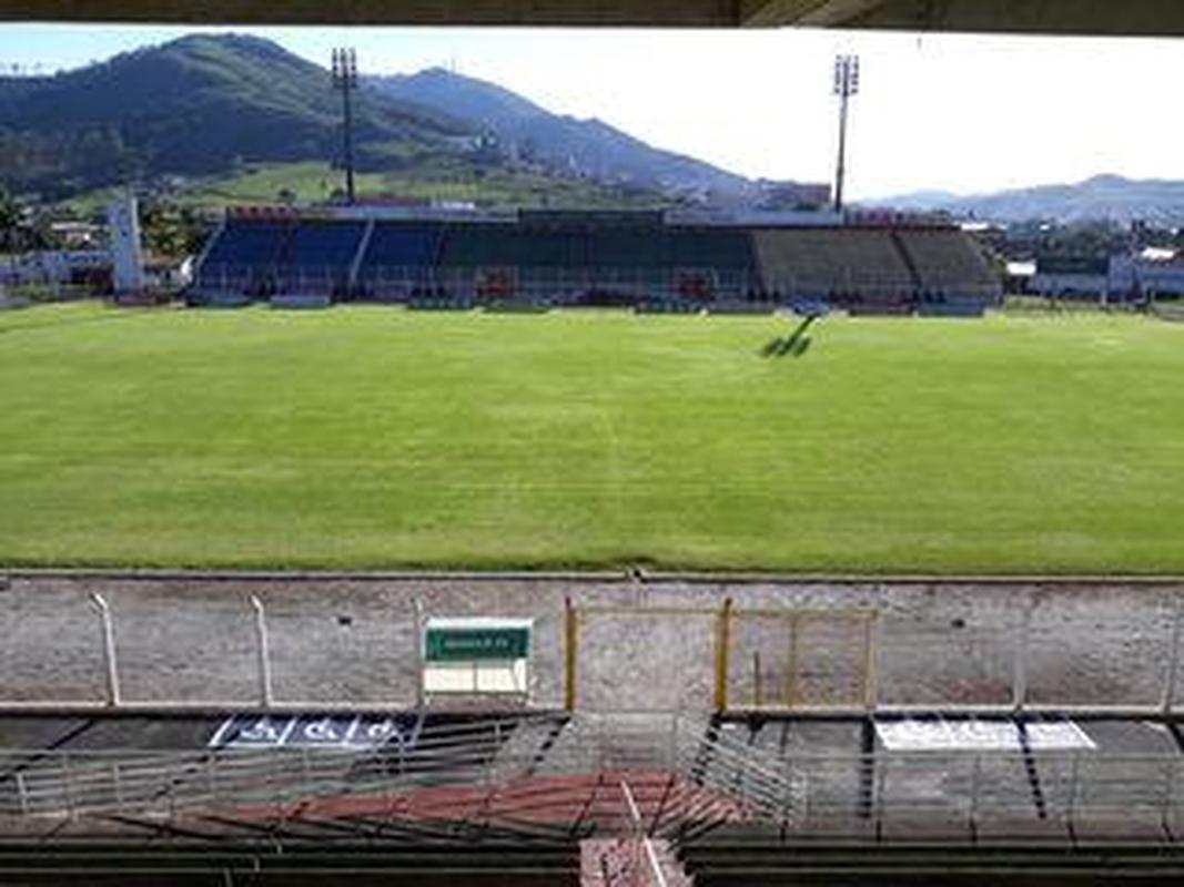 O estdio Ronaldo Junqueira (Ronaldo), em Poos de Caldas, pode receber cerca de 7.600 torcedores.  sede das partidas da Caldense.