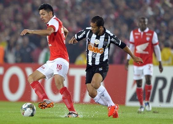 Em 2014, o adversário também foi o Santa Fe. Na fase de grupos da Copa Libertadores, o Galo visitou o time colombiano e ficou no empate por 1 a 1. Guilherme abriu o placar para o Atlético na etapa inicial. Cuero empatou no segundo tempo.