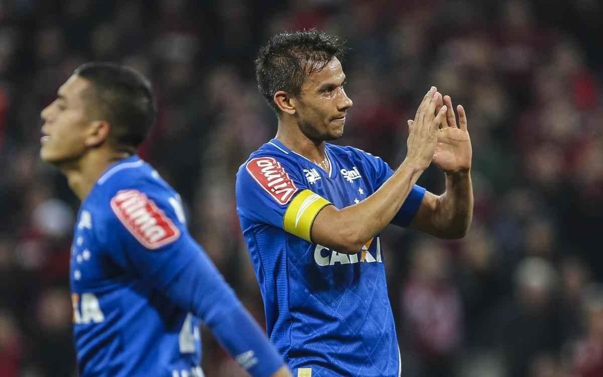 Imagens do jogo entre Atltico-PR e Cruzeiro, pela 13 rodada da Srie A, na Arena da Baixada