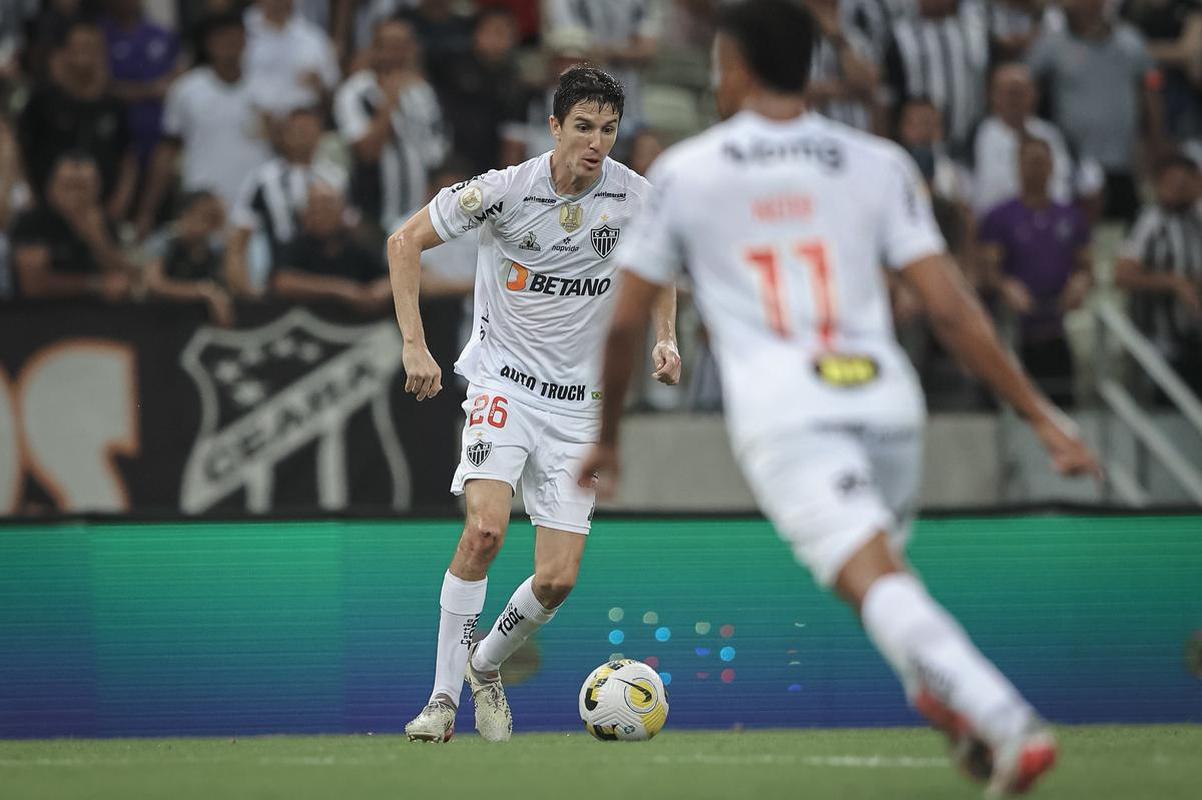 O Atltico visitou o Cear nesta quarta-feira (15), na Arena Castelo, em Fortaleza, pela 12 rodada do Campeonato Brasileiro. Veja as melhores imagens do confronto.