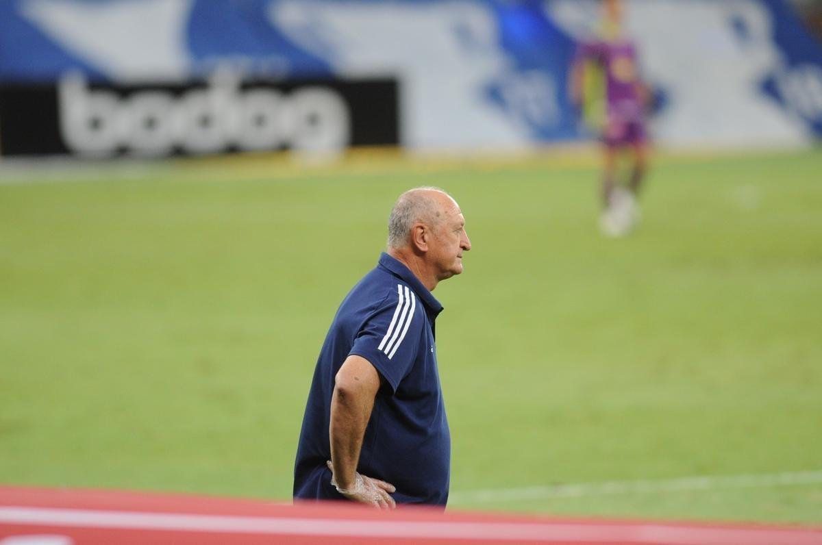 Jogo entre Cruzeiro e Figueirense, no Mineiro, em Belo Horizonte, pela 22 rodada da Srie B do Campeonato Brasileiro