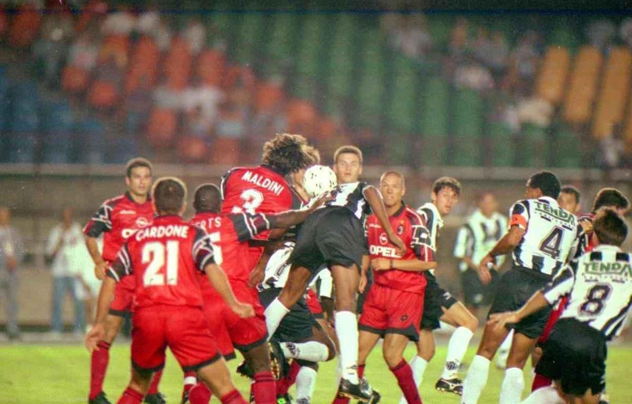 Tambm pelo grupo A, empate por 2 a 2 entre Atltico e Milan, no Mineiro