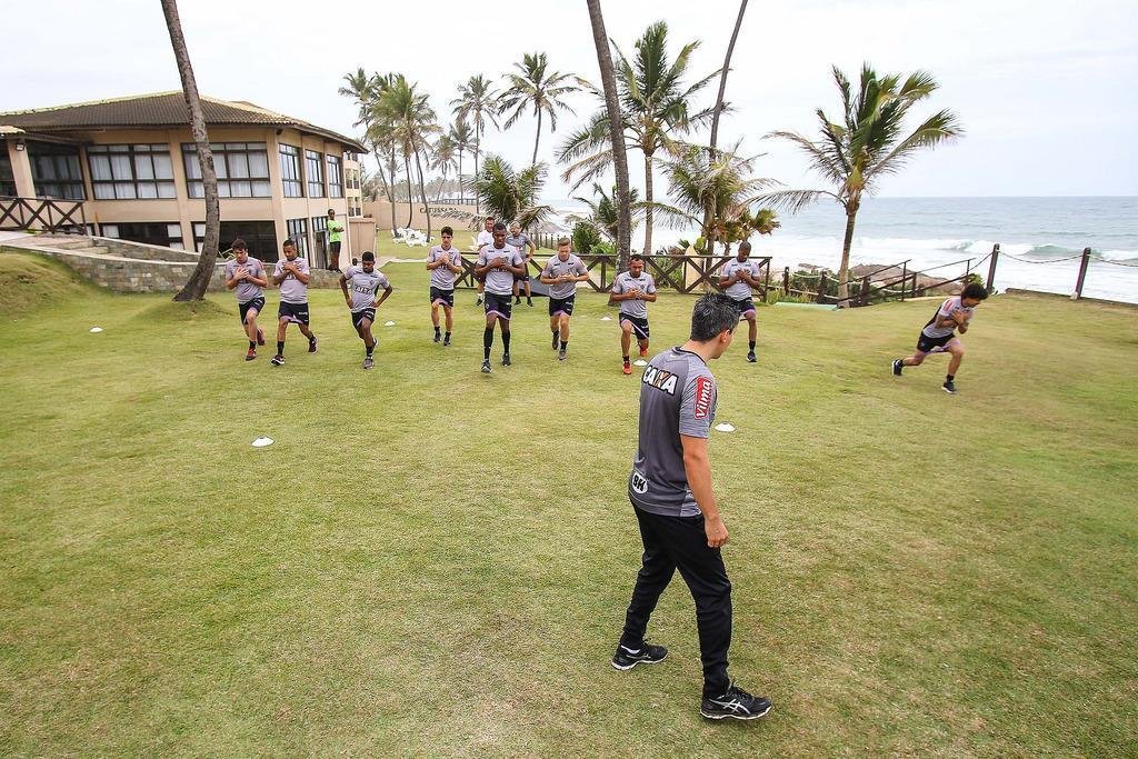 Fotos do treino do Atltico na beira da praia