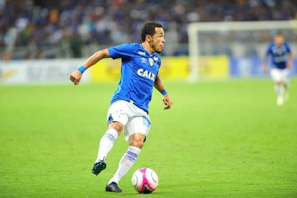 Imagens do jogo entre Cruzeiro e Tupi, no Mineiro