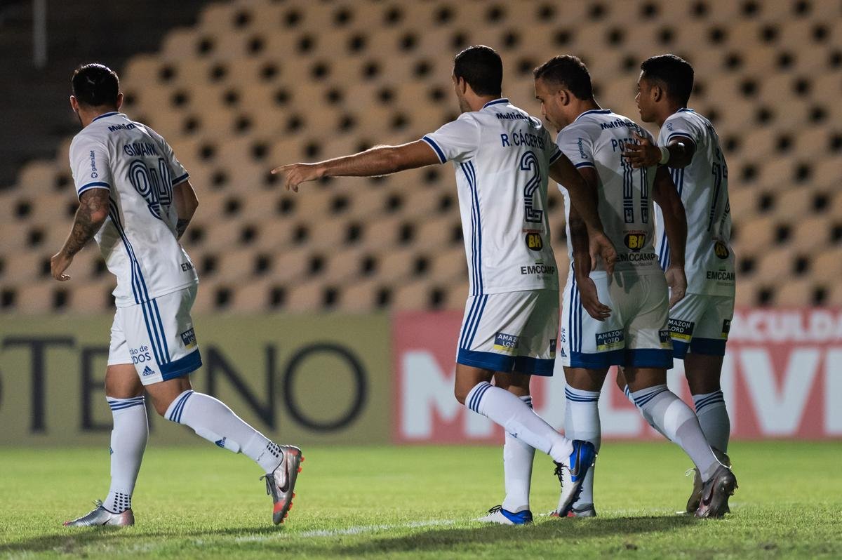 Imagens do jogo entre Sampaio Corra e Cruzeiro, pela 33 rodada da Srie B, no Castelo, em So Lus (MA)
