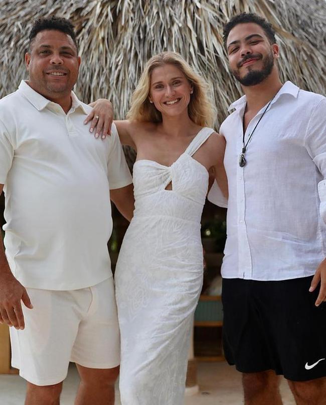 Primogênito de Ronaldo comemorou noivado do pai com a modelo: 'Viva o amor'