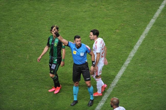 Rodrigo Dourado empatou o jogo para o Internacional no segundo tempo