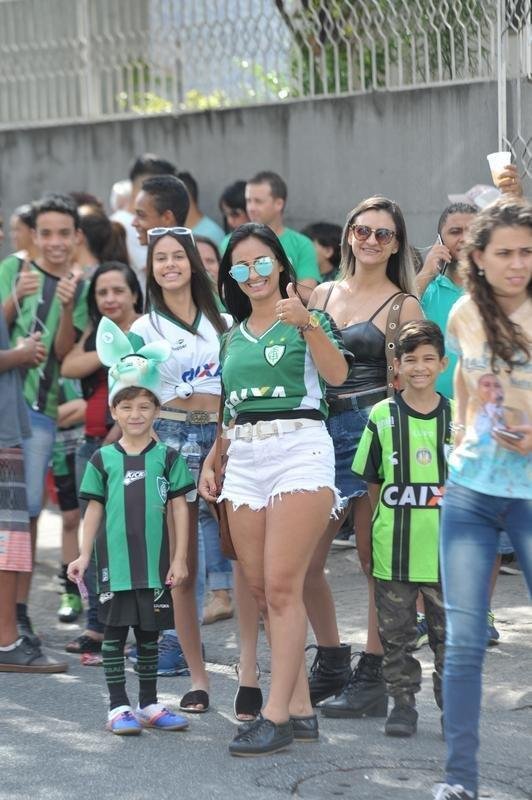 Imagens das torcidas de Amrica e Cruzeiro no clssico deste domingo, no Independncia, pela partida de ida da semifinal do Campeonato Mineiro