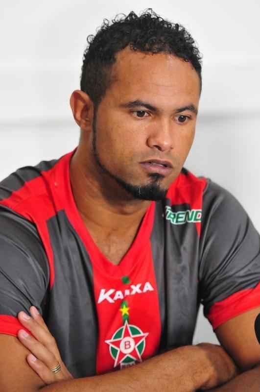 Bruno foi apresentado nesta tera-feira no Boa Esporte, realizou testes e foi apoiado por alguns torcedores