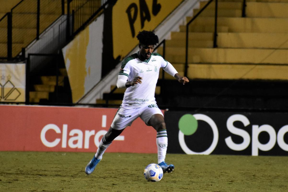 Cricima e Amrica duelaram pela terceira fase da Copa do Brasil no Estdio Heriberto Hlse, em Santa Catarina