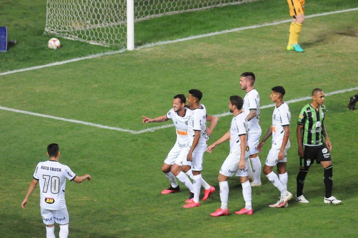 No segundo tempo, Atltico abriu o placar com Rver, de cabea