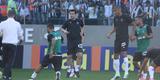 Atacante Fred durante o aquecimento para o clssico contra o Cruzeiro, no Independncia