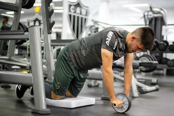 Aps empate no clssico, Atltico volta aos treinos na Cidade do Galo