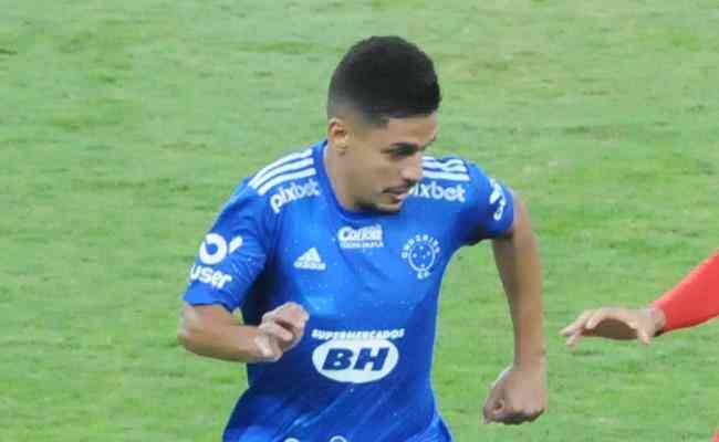 Neto Moura desfalcará o Cruzeiro contra o Ituano, na próxima terça (5), em partida adiada da 14ª rodada