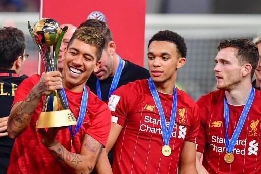 Premiao e festa do Liverpool, campeo mundial sobre o Flamengo