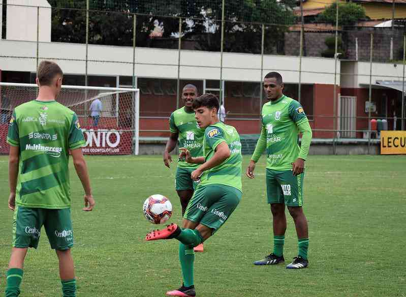 Grupo principal do Amrica realizou, nesta quarta-feira, o terceiro dia de pr-temporada. Equipe ter at o prxima dia 27 para se preparar para a disputa do Campeonato Mineiro. 