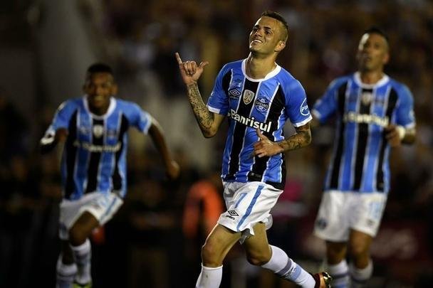 Grmio vence Lans de novo na Argentina e conquista o tri da Copa Libertadores