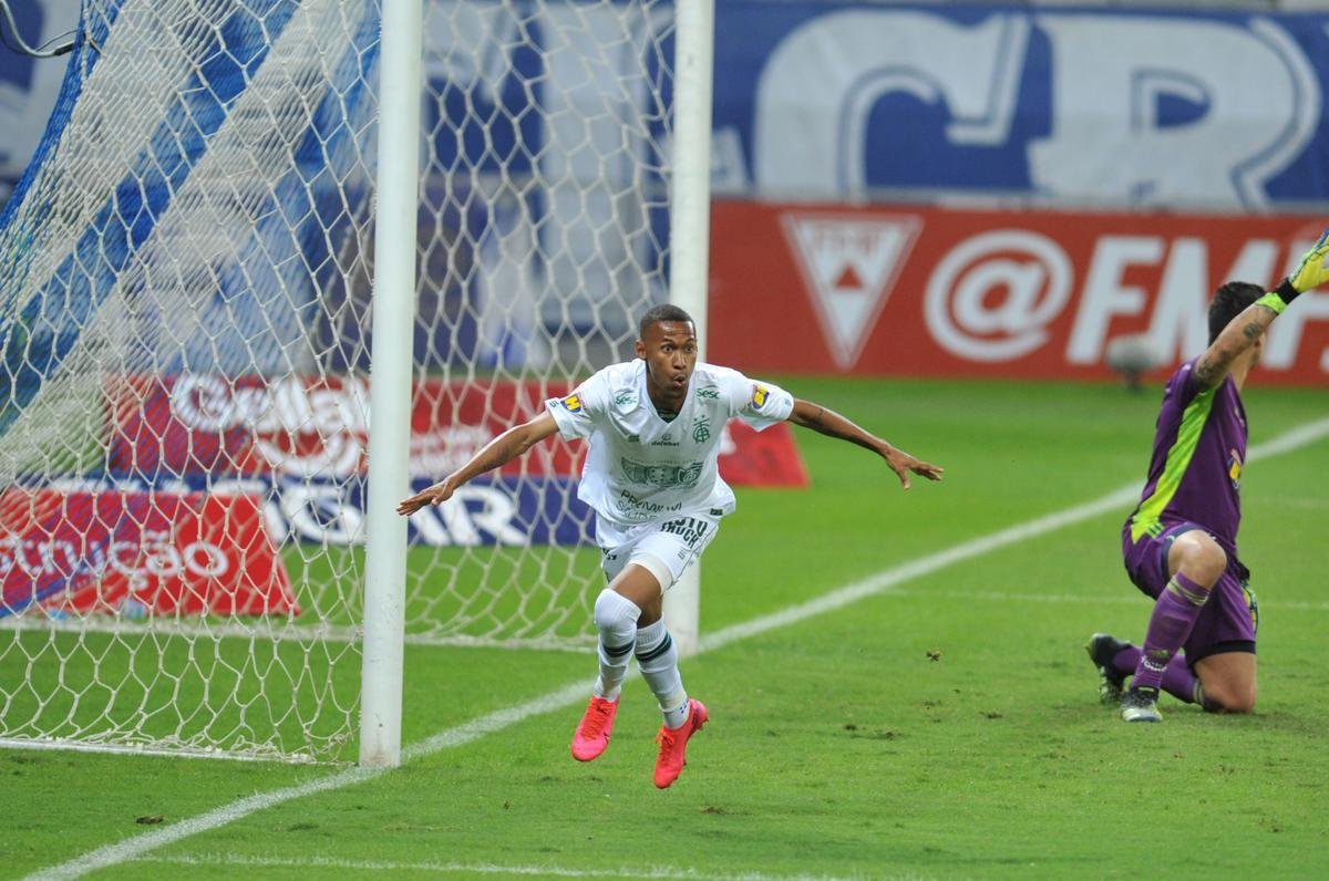 Fotos do clssico de ida da semifinal do Campeonato Mineiro, entre Cruzeiro e Amrica, no Mineiro, em Belo Horizonte
